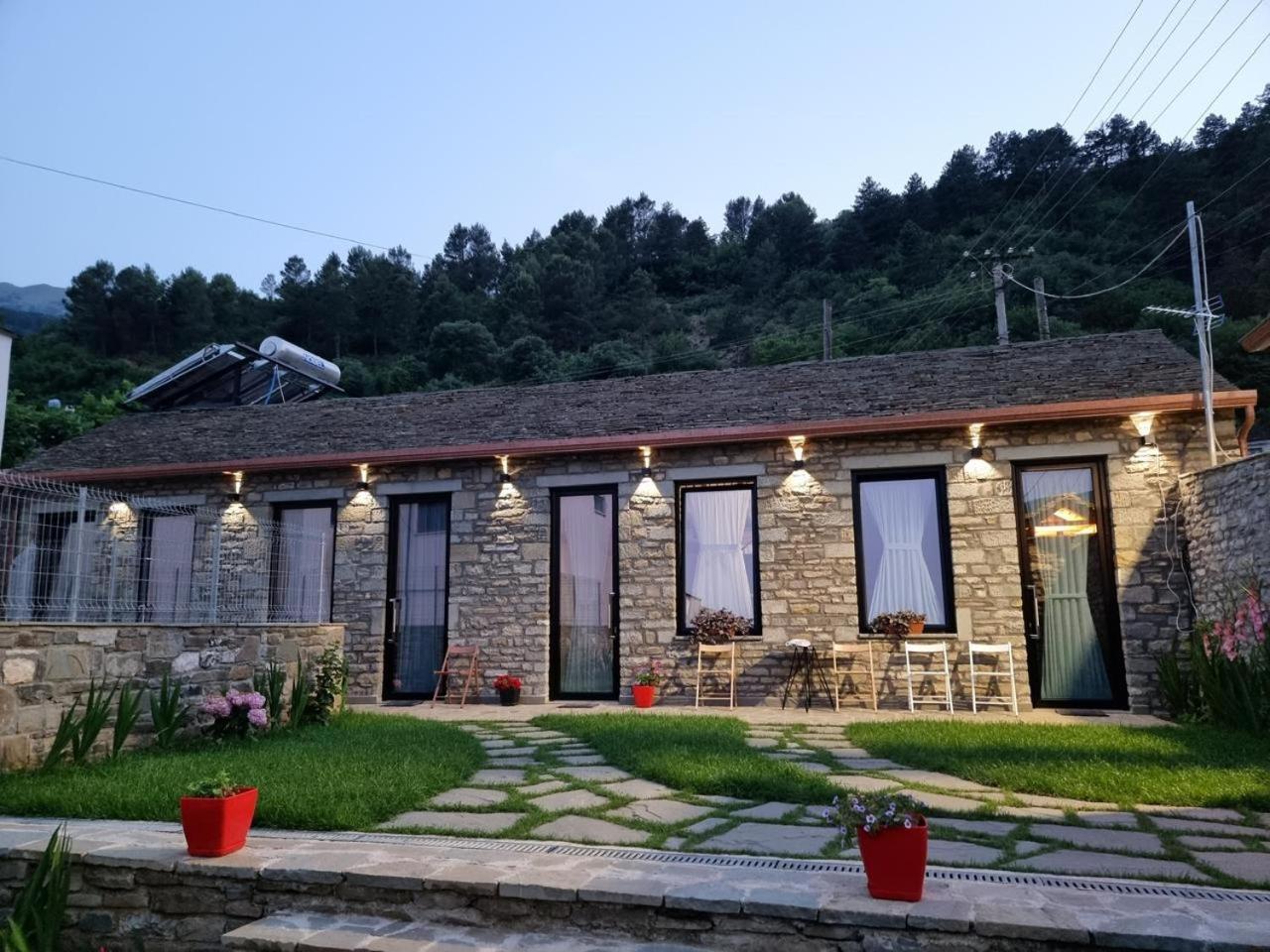 Gogo Moustache Guest House Përmet 외부 사진